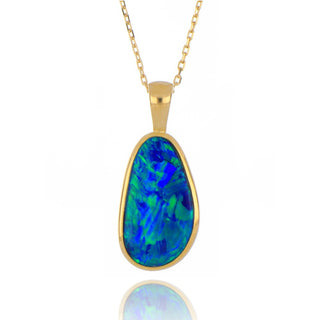 9ct yellow gold 2.45ct opal doublet necklace