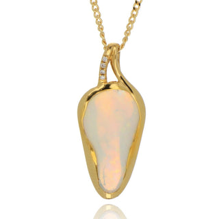 18ct Yellow Gold 2.10ct Opal And Diamond Necklace
