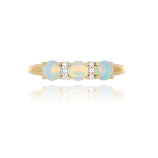 18ct Yellow Gold Opal And Diamond 3 Stone Ring