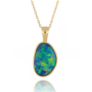 9ct yellow gold 2.85ct opal doublet necklace
