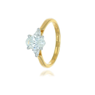 Allum & Sidaway Jewellery 18ct Yellow Gold 1.11cttw Lab Grown Oval Cut Diamond Three Stone Ring 6020020