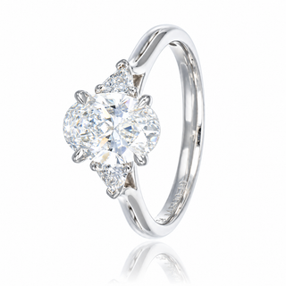 Allum & Sidaway Jewellery Platinum 1.73cttw Lab Grown Oval Cut Diamond Three Stone Ring 6023094