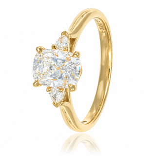 Allum & Sidaway Jewellery 18ct Yellow Gold 1.38cttw Lab Grown Long Cushion Cut Diamond Three Stone Ring 6023442
